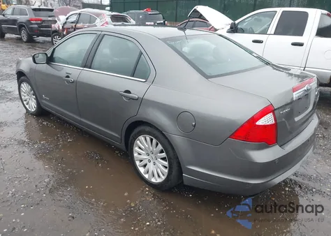 2011 Ford Fusion Hybrid z USA, uszkodzony, nr VIN 3FADP0L31BR277350